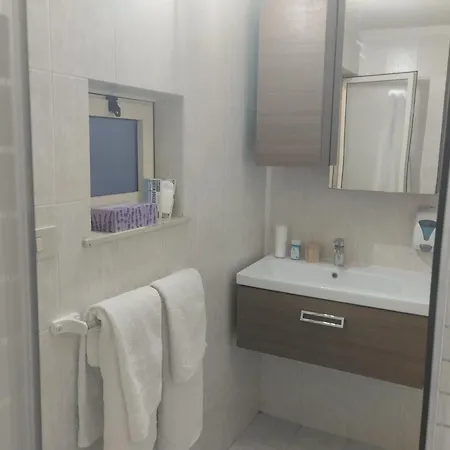 Konukevi Newlife Via Dante 3*